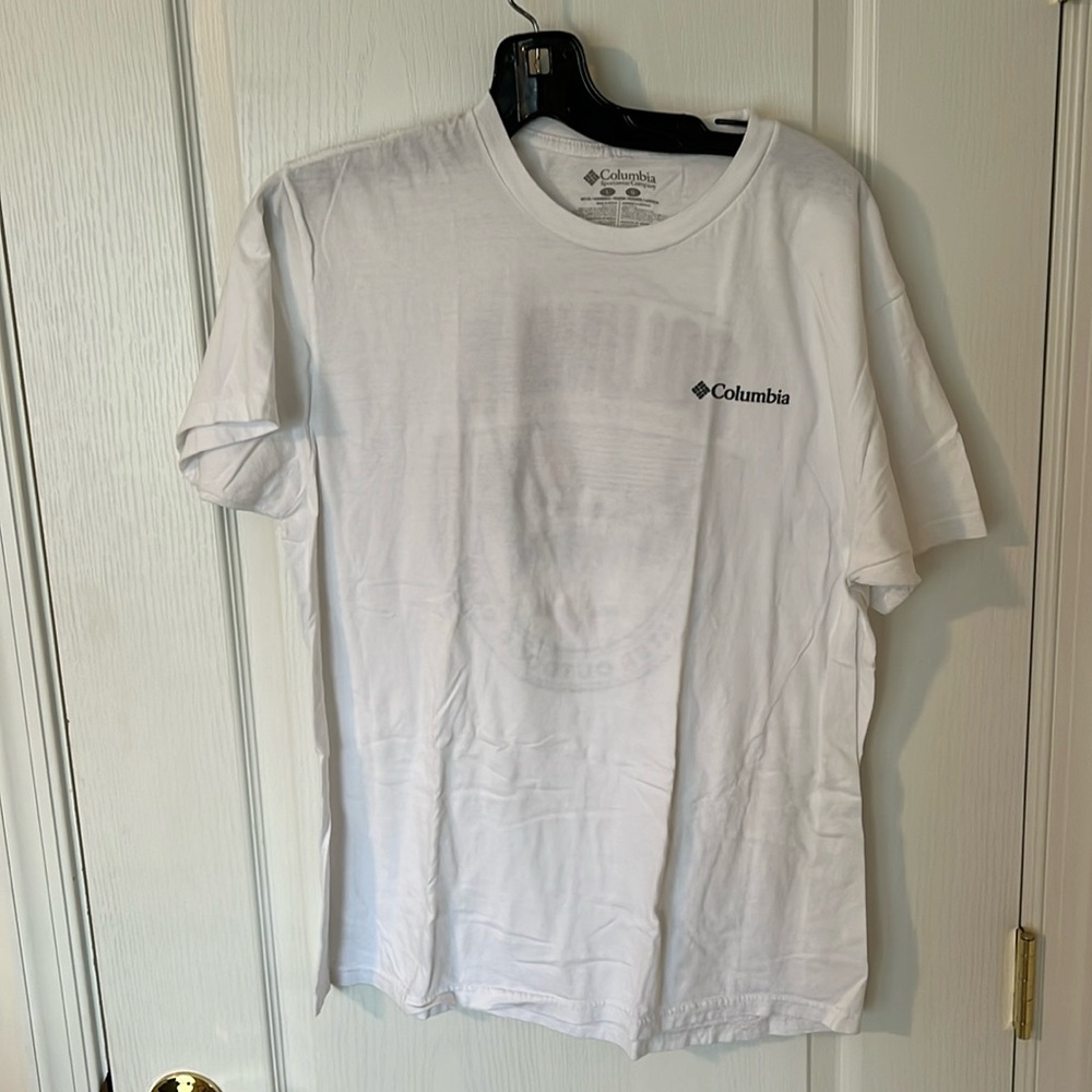 Large t shirt Columbia